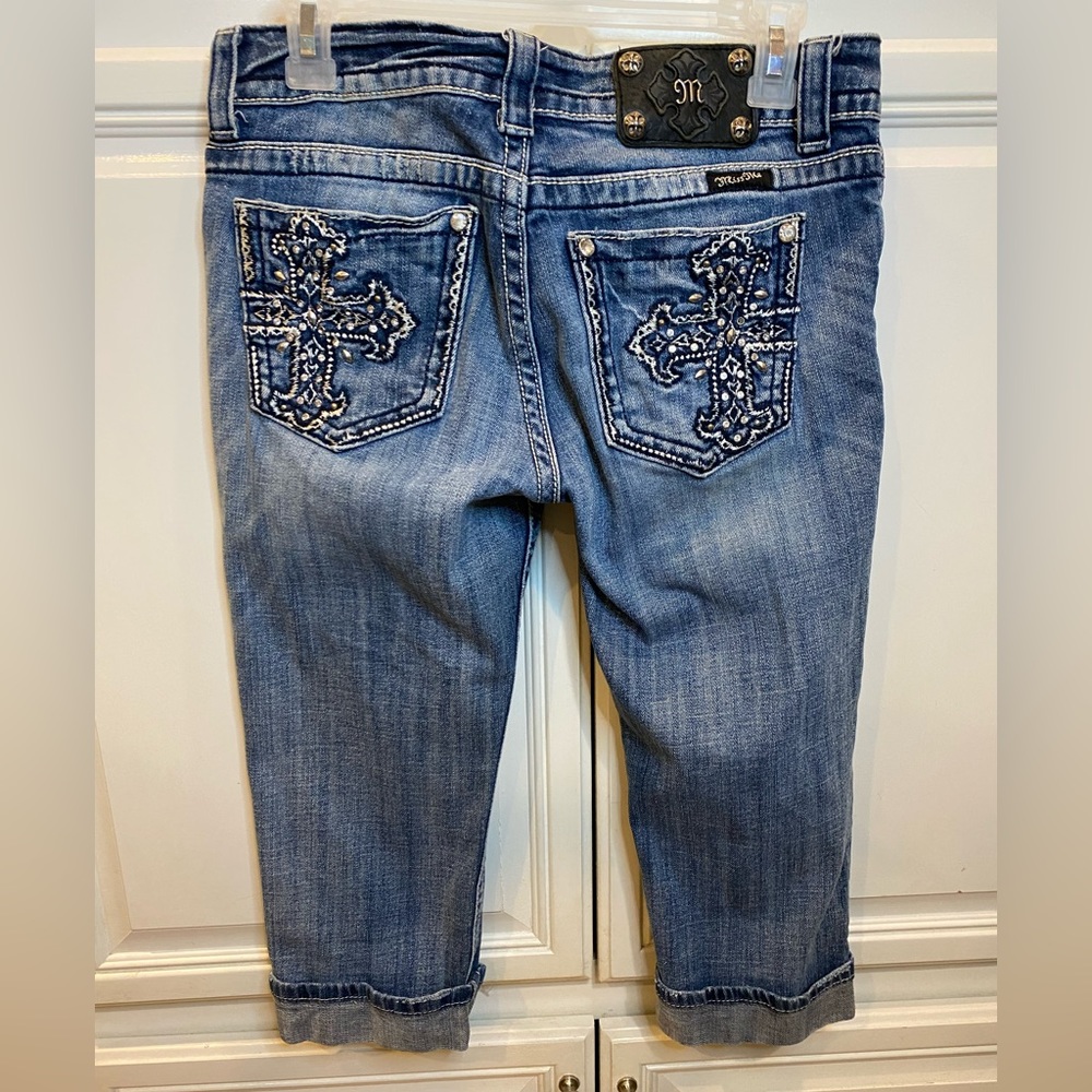 Miss Me Jean Capris - size 29 Cross embellished pockets